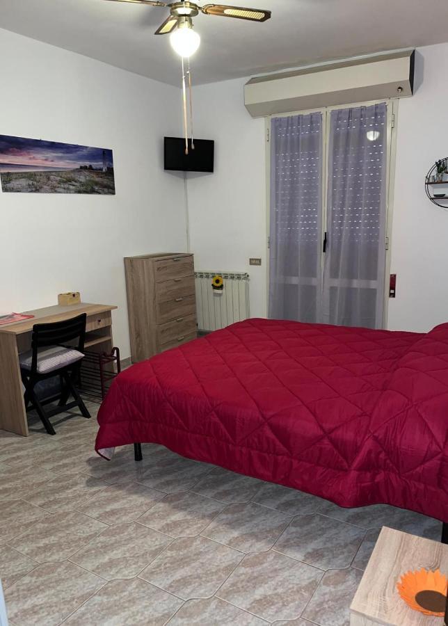 Ortonovo B&B Il Girasole الغرفة الصورة